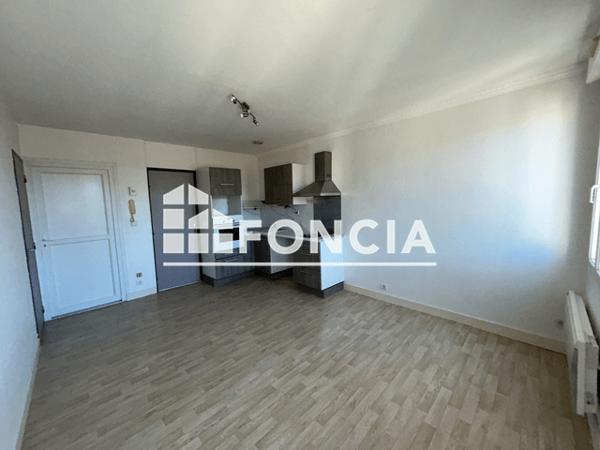 Location Appartement 2 pièces 33.06 m² - 2eme cours Rochefort 17300