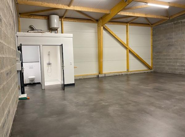 A LOUER - Local d'activité, neuf, 94 m2 - OUEST de NANTES