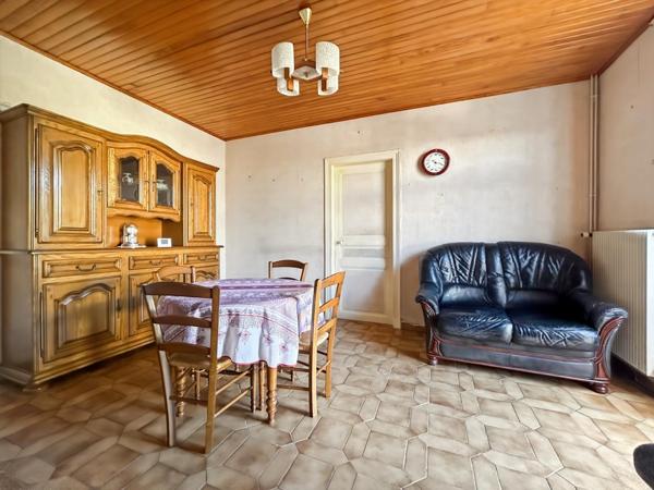 A vendre charmante maison 4 pièces avec jardin, garage et cave à Dammarie Les Lys