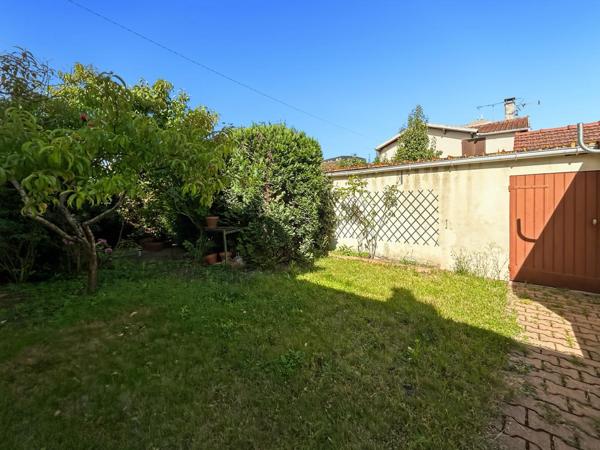 A vendre charmante maison 4 pièces avec jardin, garage et cave à Dammarie Les Lys