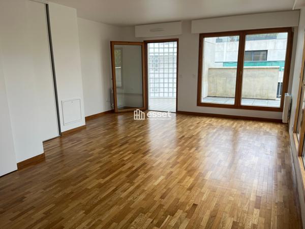 Location Appartement 6 pièces 116.58 m² - Paris 75015