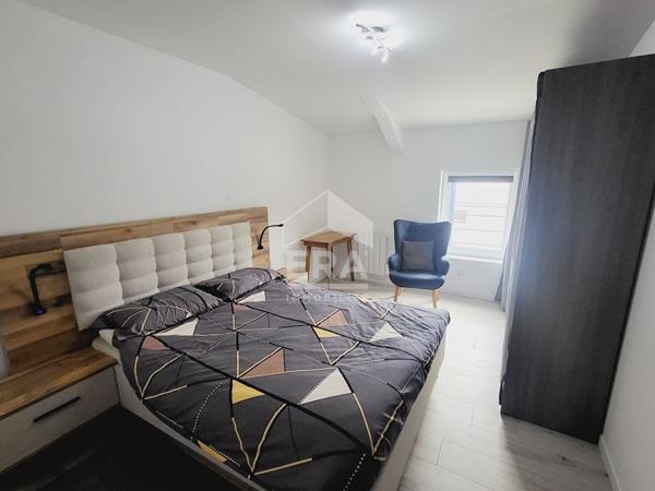 Entrepôt / local industriel + Appartement ZA, Chateau Arnoux 400 m2, parcelle de 1479m².