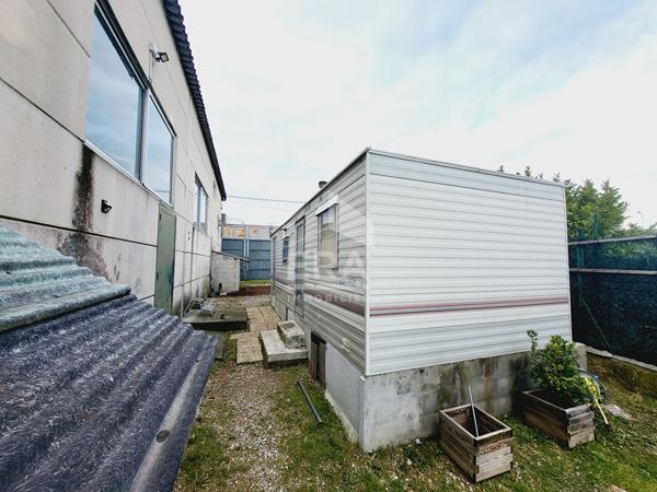 Entrepôt / local industriel + Appartement ZA, Chateau Arnoux 400 m2, parcelle de 1479m².