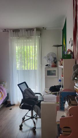 Vente
                Appartement77 m² - 4 Pièces -
                    SURESNES (92150)