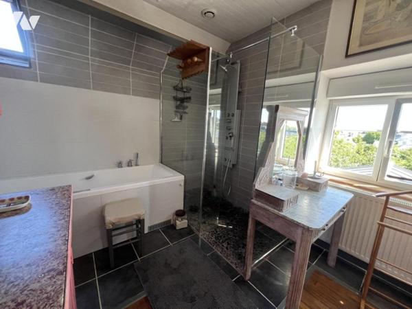 Maison en pierres - bourg PLONEOUR LANVERN