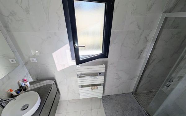 Maison à vendre    5 pièces • 130 m2 Montéléger