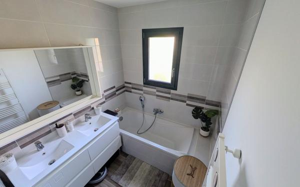 Maison à vendre    5 pièces • 130 m2 Montéléger