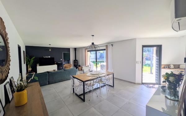 Maison à vendre    5 pièces • 130 m2 Montéléger