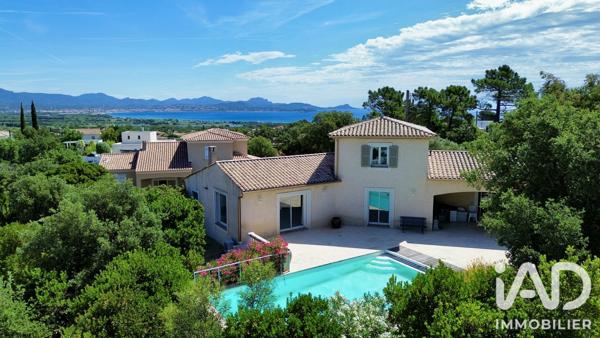 Maison à vendre 4 pièces 140 m² Fréjus