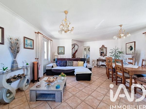 Maison à vendre 6 pièces 157,6 m² Nîmes
