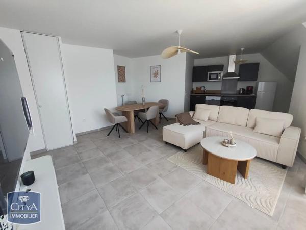 Appartement à louer 4 pièces 84.9m² Melun (77000)