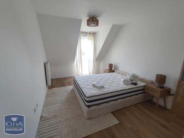 Appartement à louer 4 pièces 84.9m² Melun (77000)