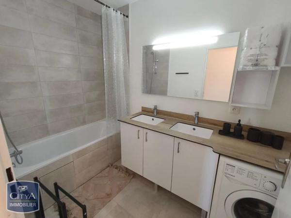 Appartement à louer 4 pièces 84.9m² Melun (77000)