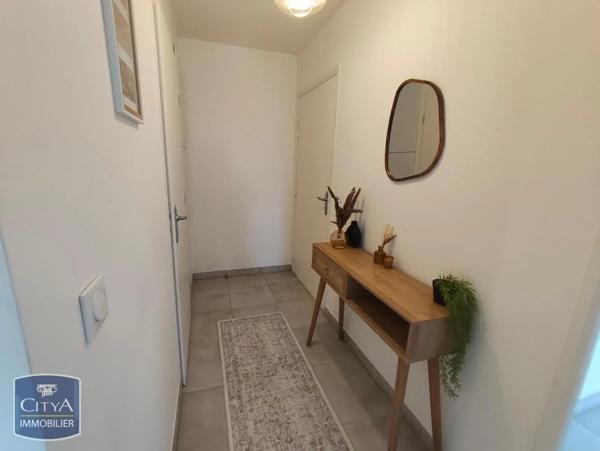 Appartement à louer 4 pièces 84.9m² Melun (77000)
