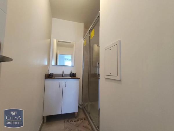 Appartement à louer 4 pièces 84.9m² Melun (77000)