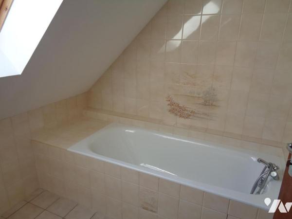 Traditionnelle lumineuse 142 m² hab, 4 chbres, au calme à 5 min des transports en commun.