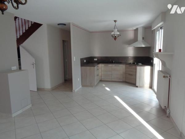 Traditionnelle lumineuse 142 m² hab, 4 chbres, au calme à 5 min des transports en commun.