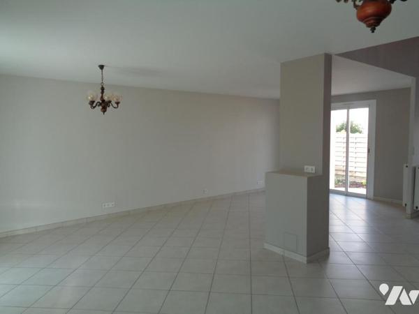 Traditionnelle lumineuse 142 m² hab, 4 chbres, au calme à 5 min des transports en commun.