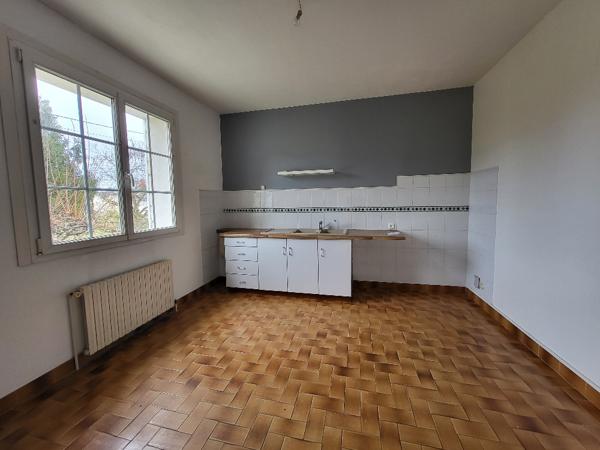 Saint Hilaire Saint Florent (49400) - Maison familiale 6 chambres et jardin clos