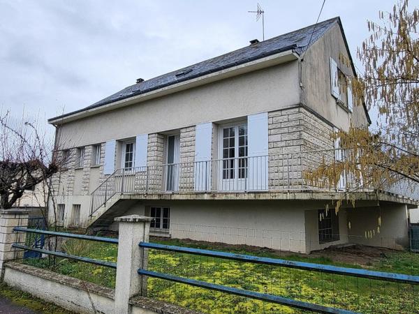 Saint Hilaire Saint Florent (49400) - Maison familiale 6 chambres et jardin clos