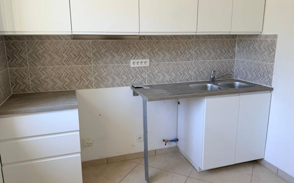 Appartement à louer    4 pièces • 81 m2 Montélimar