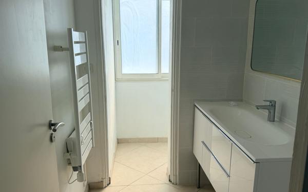 Appartement à louer    4 pièces • 81 m2 Montélimar