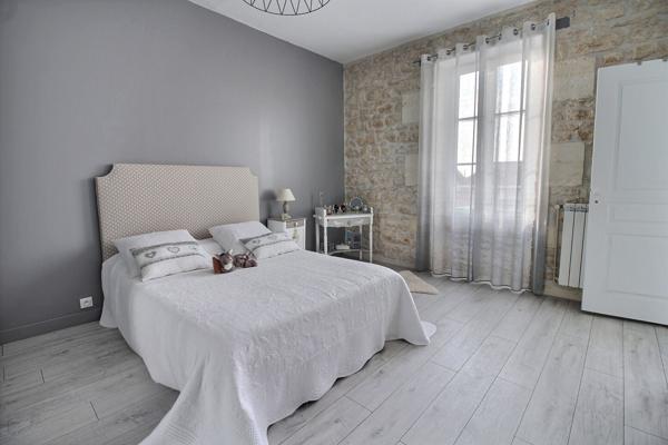 Maison de charme avec piscine – Saint-Jean-d’Angély centre