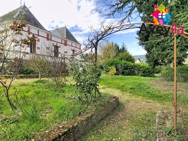 Saint-Alban-les-Eaux (42370) A VENDRE - ST ALBAN LES EAUX - ENSEMBLE IMMOBILIER AVEC MAISONS ET APPARTEMENTS SUR 6621M² DE TERRAIN