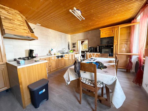 Appartement
         4 pièces
        - 148 m² Exclusivité 369 000 € *