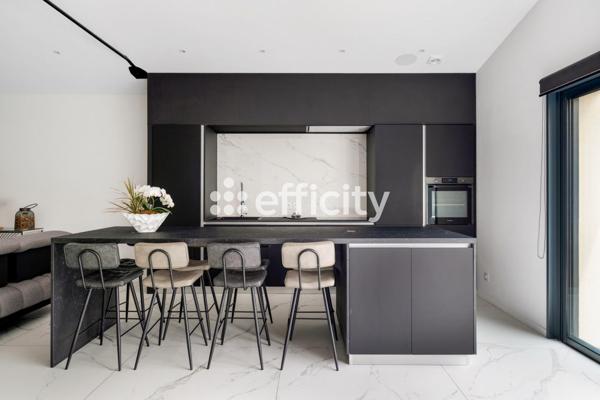 Maison
         5 pièces
        - 167 m² Bien prestige 639 000 € *