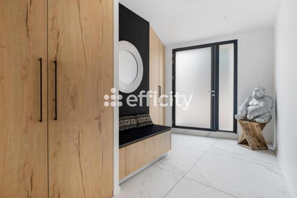 Maison
         5 pièces
        - 167 m² Bien prestige 639 000 € *