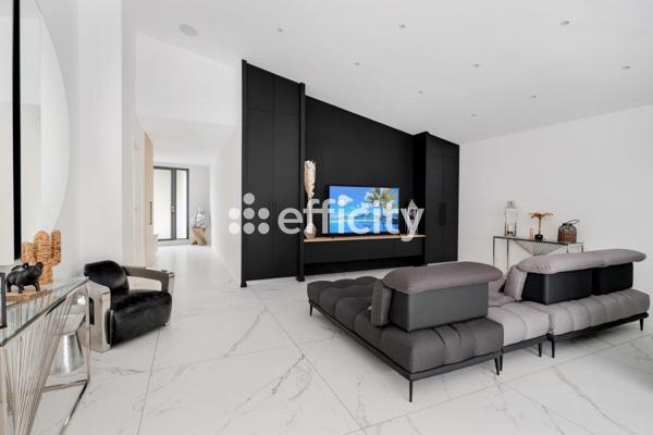 Maison
         5 pièces
        - 167 m² Bien prestige 639 000 € *