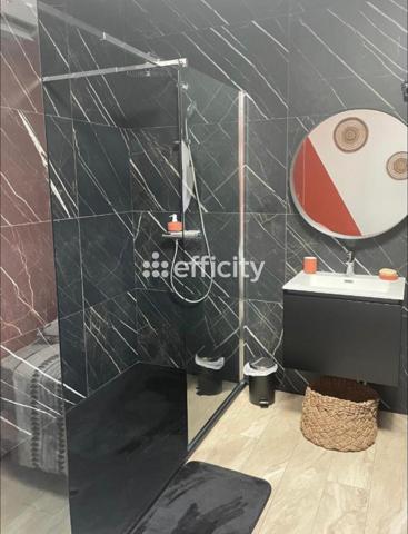 Maison
         5 pièces
        - 167 m² Bien prestige 639 000 € *