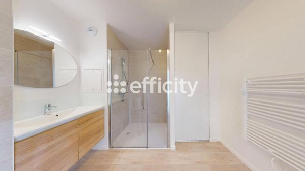Appartement
         2 pièces
        - 50 m² Exclusivité 150 000 € *