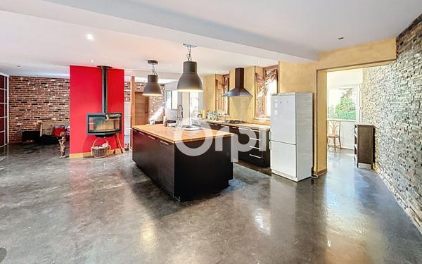 Maison à vendre    7 pièces •  Ludesse