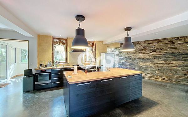 Maison à vendre    7 pièces •  Ludesse