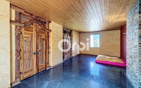 Maison à vendre    7 pièces •  Ludesse