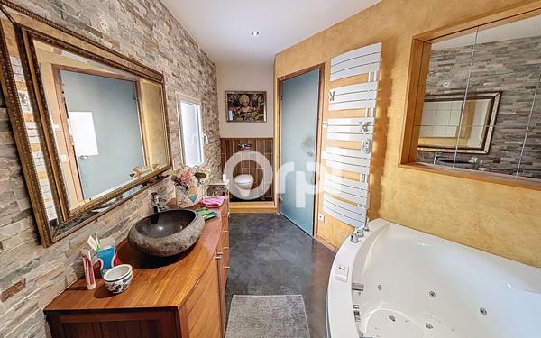 Maison à vendre    7 pièces •  Ludesse