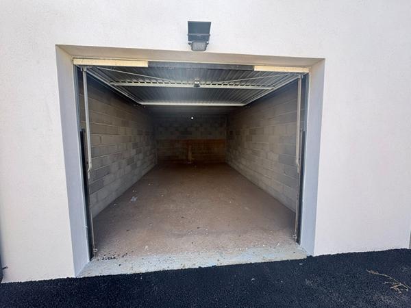 Parking / box Folelli 1 pièce(s) 23 m2