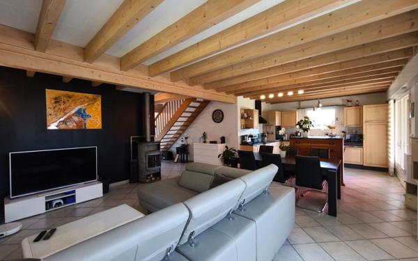 Maison à vendre    5 pièces • 129,37 m2 Albens