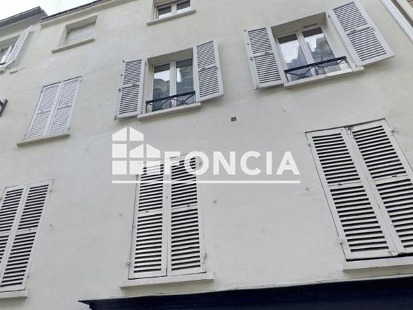 Location Studio 13.9 m² - 14 RUE DE LA CONDAMINE Paris 75017