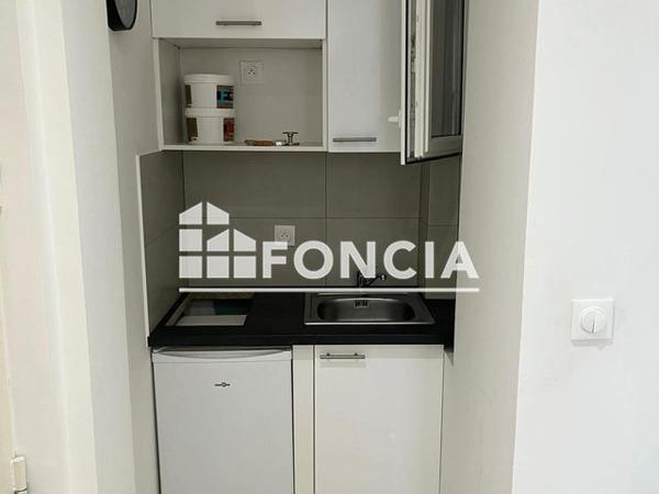 Location Studio 13.9 m² - 14 RUE DE LA CONDAMINE Paris 75017