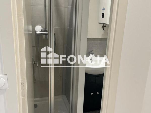 Location Studio 13.9 m² - 14 RUE DE LA CONDAMINE Paris 75017