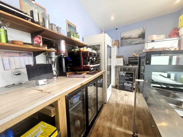 ST-DENIS D'OLÉRON (17) A Vendre emplacement N°1 en cœur de ville, Fonds de commerce GLACIER ARTISANAL réputé