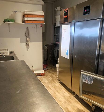 ST-DENIS D'OLÉRON (17) A Vendre emplacement N°1 en cœur de ville, Fonds de commerce GLACIER ARTISANAL réputé