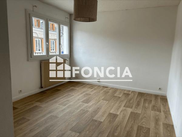 Location Studio 21.88 m² - 32 RUE DE BOURGOGNE Orleans 45000