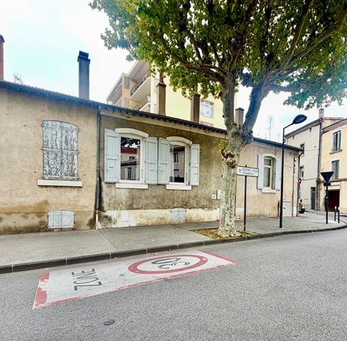 Local commercial 59 m2 avec garage et cave quartier Chateauvert