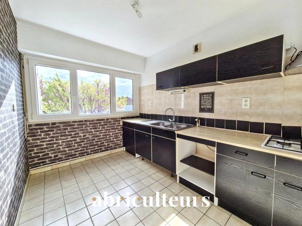 Appartement 5 pièces de 84 m² avec cave et place de parking Cognac