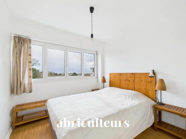 Appartement 5 pièces de 84 m² avec cave et place de parking Cognac