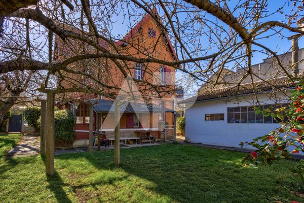 SEVRES RIVE GAUCHE - Maison Familiale €790 000 ** - Référence 601-S